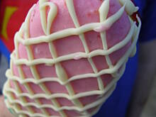 Fot. olusia23, Zdrowe truskawkowe lody na patyku w polewie