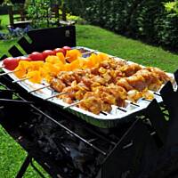 Grillowany kurczak curry z raitą i naan