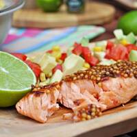 Grillowany łosoś z musztardą meksykańską