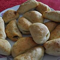 Drożdżowe pierożki z farszem pieczarkowo-jajecznym