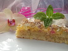 Fot. Izabela Nowak, Ciasto z rabarbarem pod bezową pierzynką