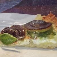 Sernik na kruchym spodzie z delicjami