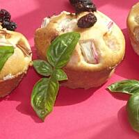 Muffinki z rabarbarem i żurawiną