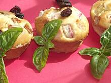 Fot. Izabela Nowak, Muffinki z rabarbarem i żurawiną