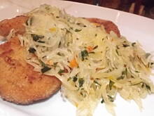 Fot. Izabela Nowak, Kotlety ziemniaczane z przesmażaną kapustą