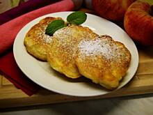 Fot. APM, Racuchy z jabłkiem