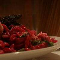 Sałatka ze szparagów, buraków i makaronu