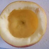 Grillowane jabłka z kurczakiem i sosem borówkowym