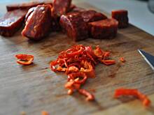 Fot. MIENTA, Pikantne bułeczki z chorizo