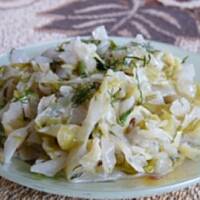 Młoda kapusta z koperkiem