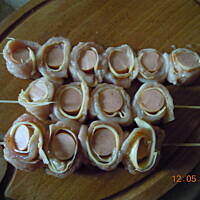 Szaszłyczki z piersi kurczaka i parówek