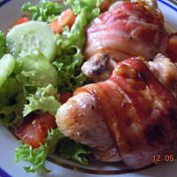 Skrzydełka z morelą i boczkiem