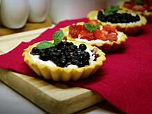 Fot. APM, Kruche babeczki z owocami