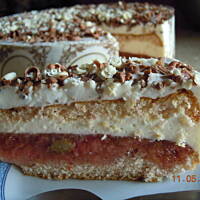 serniczek z masa z rabarbaru i truskawek