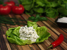 Fot. Wkn, Serek śniadaniowy z bazylią i czarnuszką