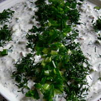 Ogórkowo-rzodkiewkowy sos do dań z grilla