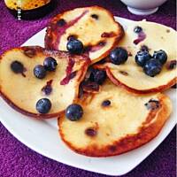 Placuszki z ricottą i jagodami