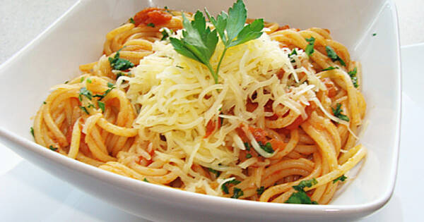 Spaghetti - The Sunny Italia - przepis - bing_translator - wielkiezarcie.com