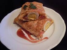 Fot. Kinga_86, Paszteciki francuskie z jajkiem, parówką oraz mięsem mielonym