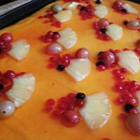 Sernik gotowany z galaretką.