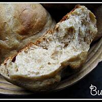 Puszyste bułki razowe z zakwasem