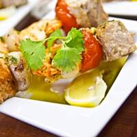 Szaszłyki z ryb i owoców morza