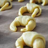 Rogaliki z kremem orzechowym