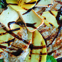 Sałatka z grillowanym mango i kurczakiem