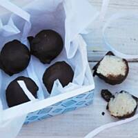 Kokosowe pralinki z kaszą manną