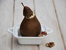 Fot. superbaba4, Pieczona gruszka z serkiem i orzechami