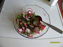 Fot. jarewski, sałatka z rzodkiewki i szczypiorku