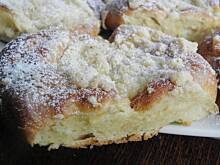 Fot. msewka, Drożdżówki z rabarbarem i serkiem.