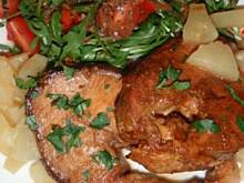 Fot. Evvik, Łosoś w miodzie i sosie sojowym  na sałatce z rukoli