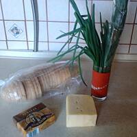 Chlebek serowo-cebulowy z grilla