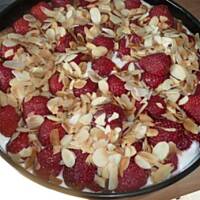 Truskawkowy torcik z migdałami