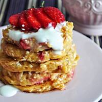 Ekspresowe placuszki z truskawkami