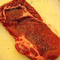 Stek z antrykotu z masłem ziołowym