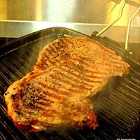 Stek z antrykotu z masłem ziołowym