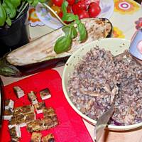 Grillowane bakłażany nadziewane kaszą gryczaną i tofu