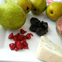 Grillowane gruszki nadziewane wątróbką  z serem lazur