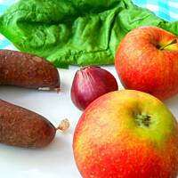 Jabłka faszerowane kaszanką z grilla