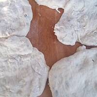 Czosnkowo-ziołowy chlebek z grilla