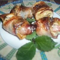 Marynowane śledzie grillowane w boczku