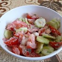 Sałatka z pomidorów i ogórków