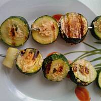 Grillowana cukinia nadziewana serem ricotta