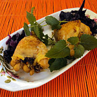 Pałki z kurczaka z czerwoną kapustą