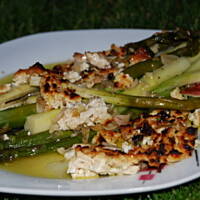 Szparagi z białym serem