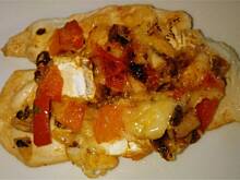 Fot. aniołek1976, Piersi kurczaka grillowane z pieczarkami, serem Camembert, papryką i kolendrą