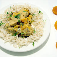 Pierś z kurczaka z morelami i migdałami