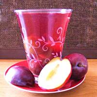 Ostry kompot ze śliwek